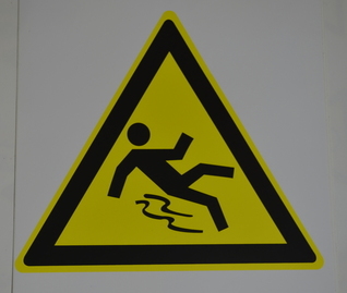 Осторожно.Скользко